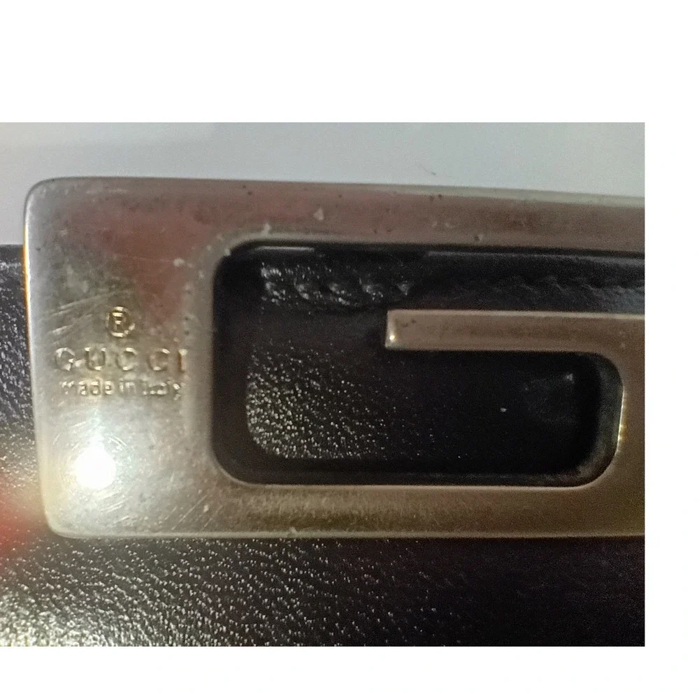 GUCCI Vintage Smooth Black Leather Unisex Bi-Fold Wallet w/ G-Clasp